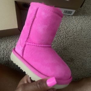Pink toddler Ugg boot 6 worn once